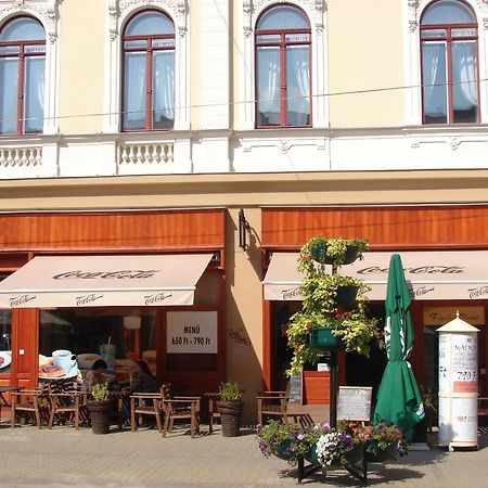 Bed and Breakfast Promenade Panzio Miskolc Exterior foto