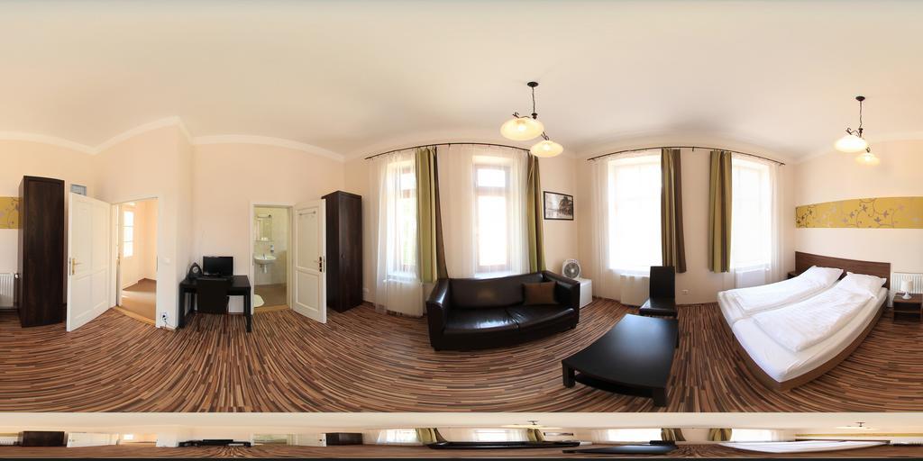 Bed and Breakfast Promenade Panzio Miskolc Exterior foto