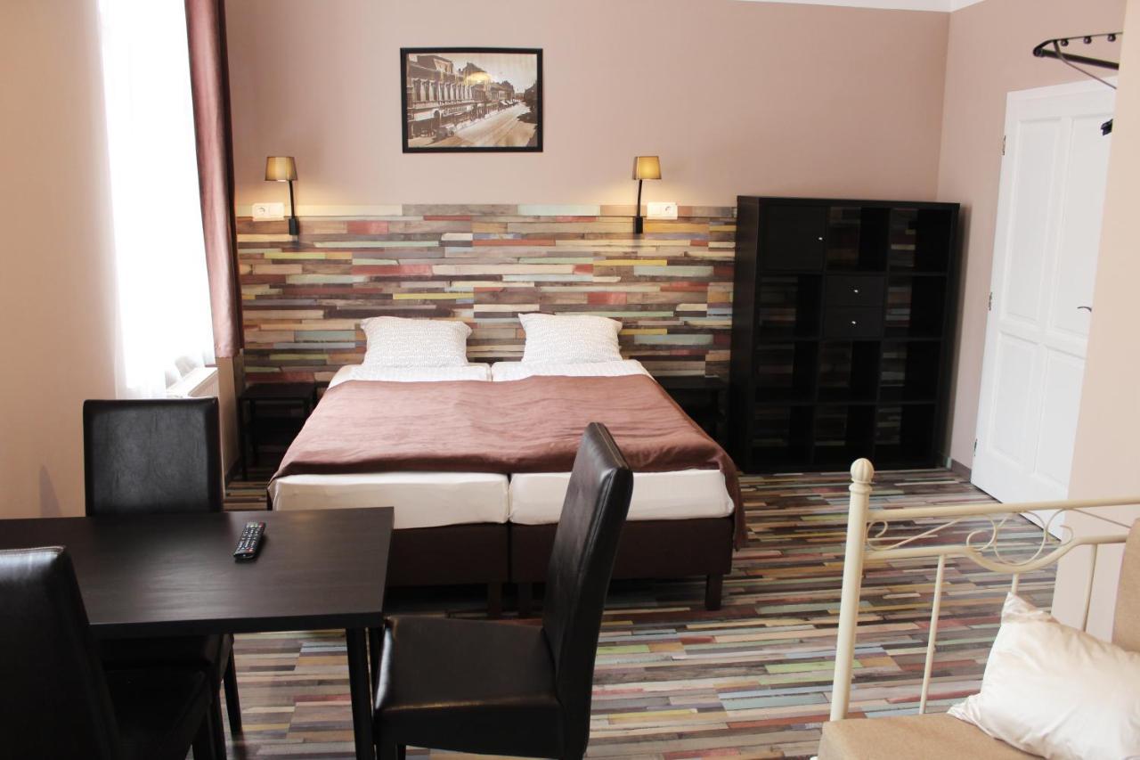 Bed and Breakfast Promenade Panzio Miskolc Exterior foto