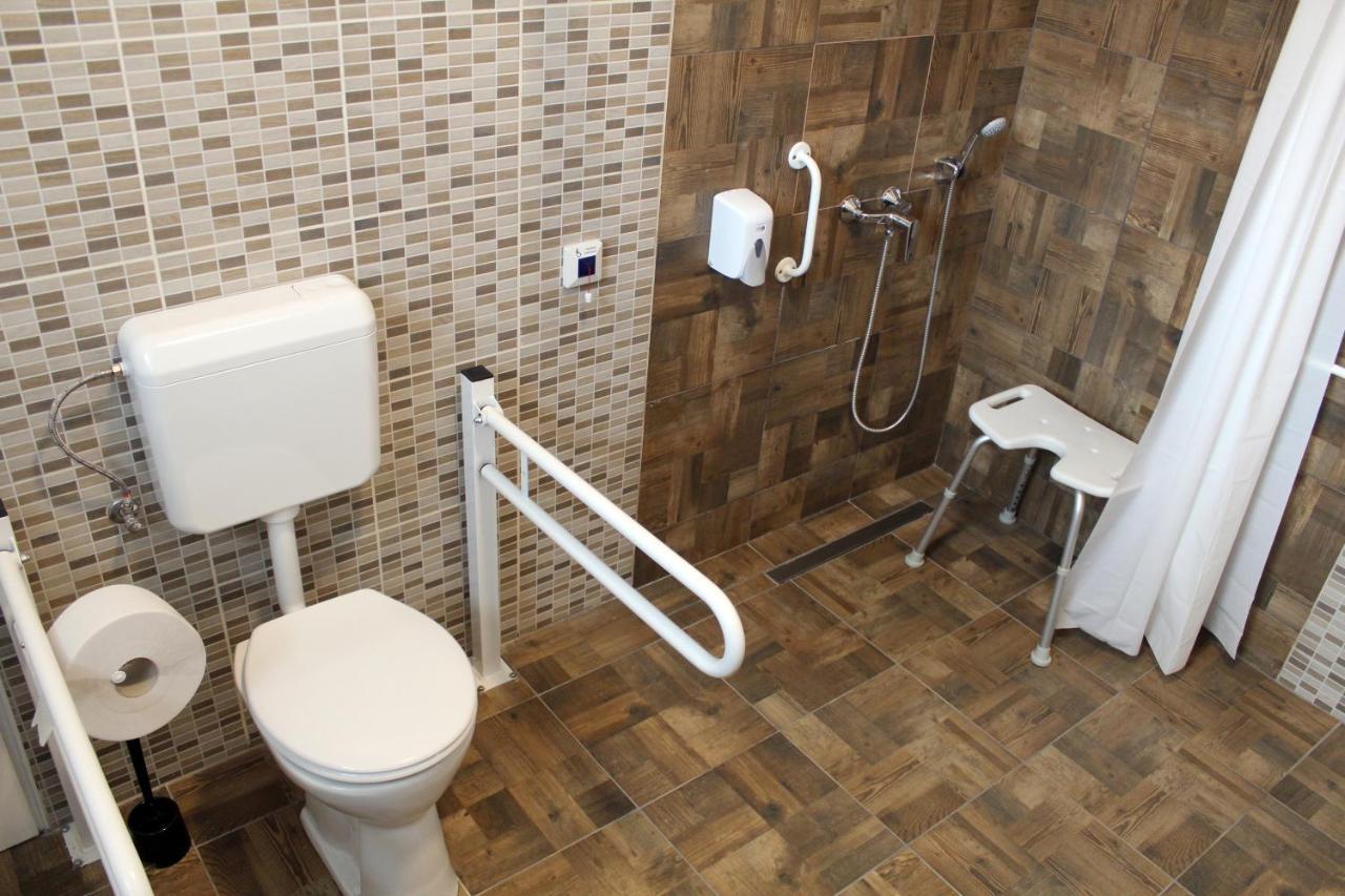 Bed and Breakfast Promenade Panzio Miskolc Exterior foto